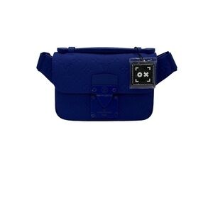 Louis Vuitton taurillon monogram clock messenger 8m21 Excellent